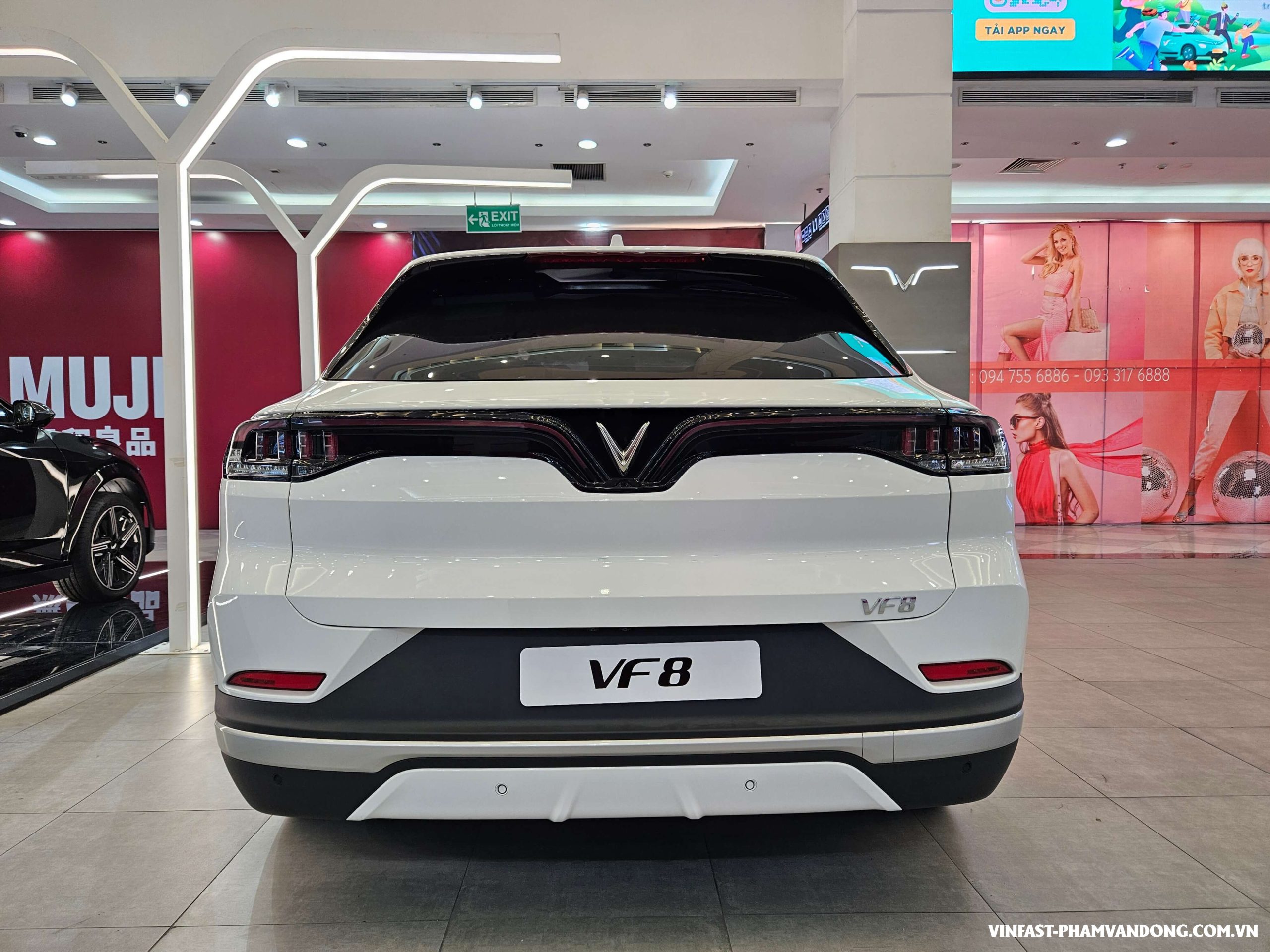 đuôi xe vinfast vf 8