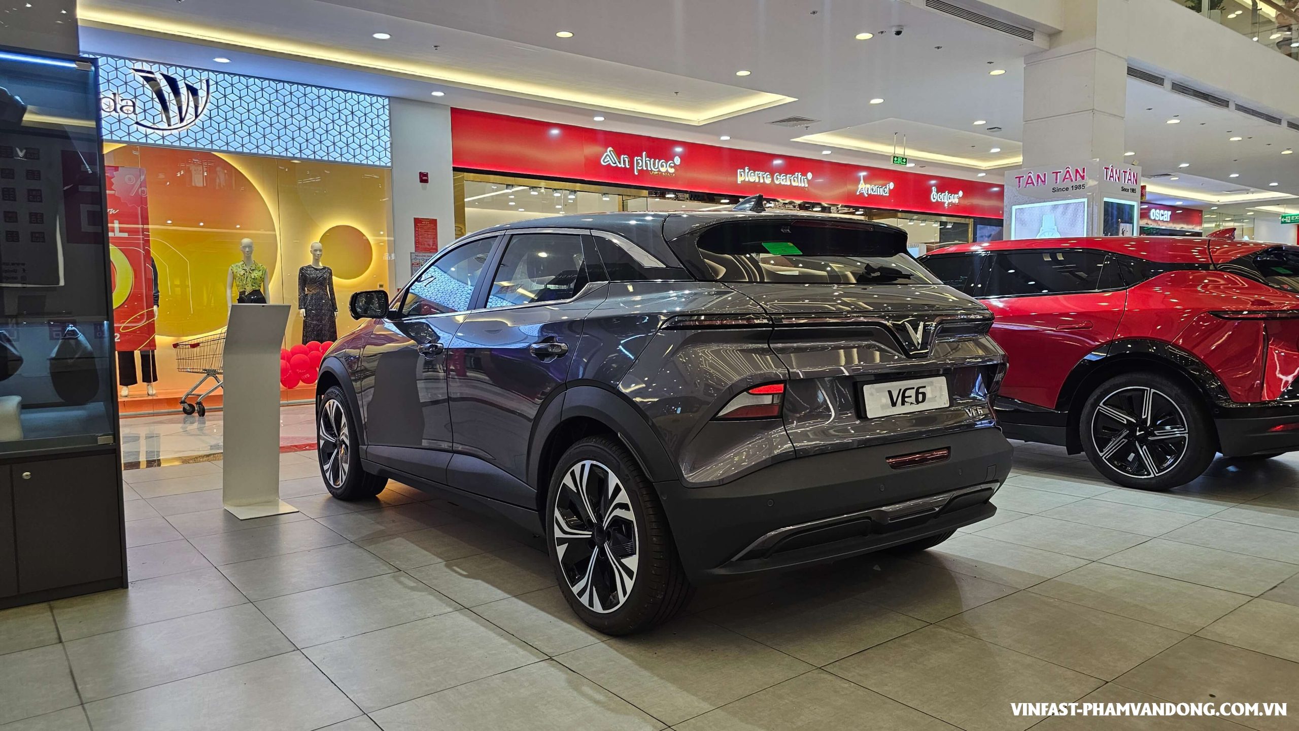 đuôi xe vinfast vf 6