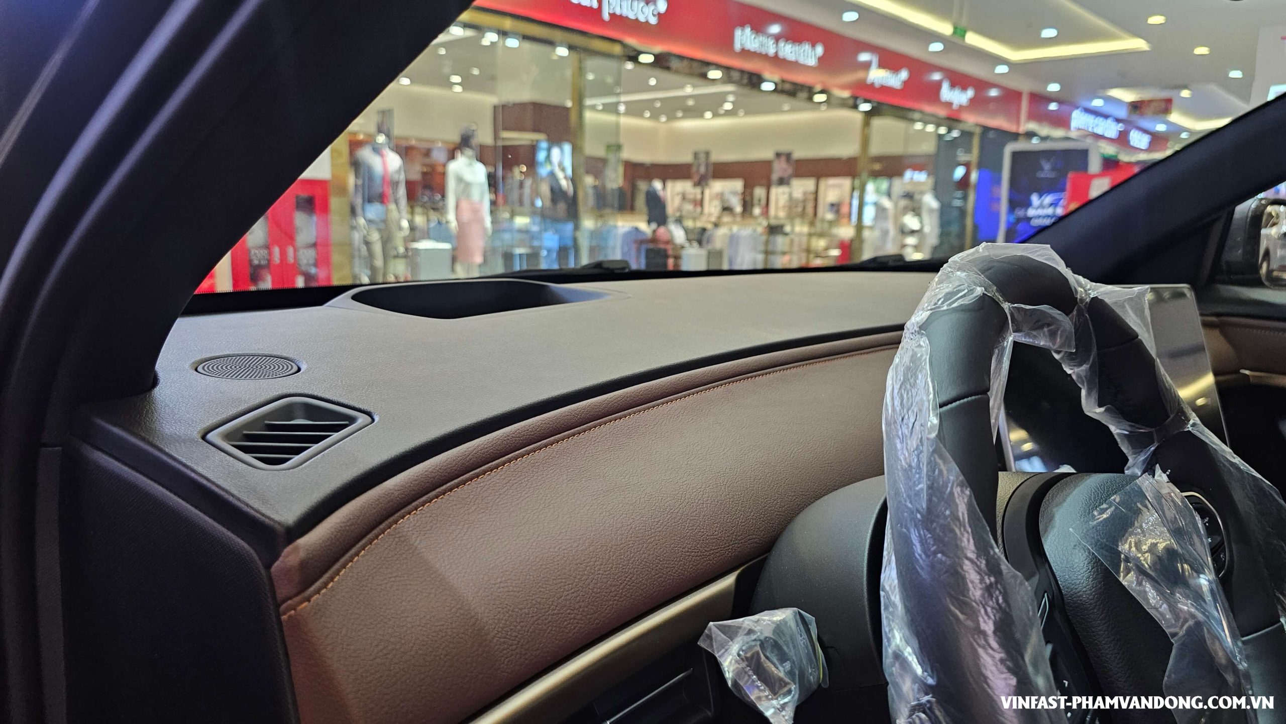 hud VINFAST VF6