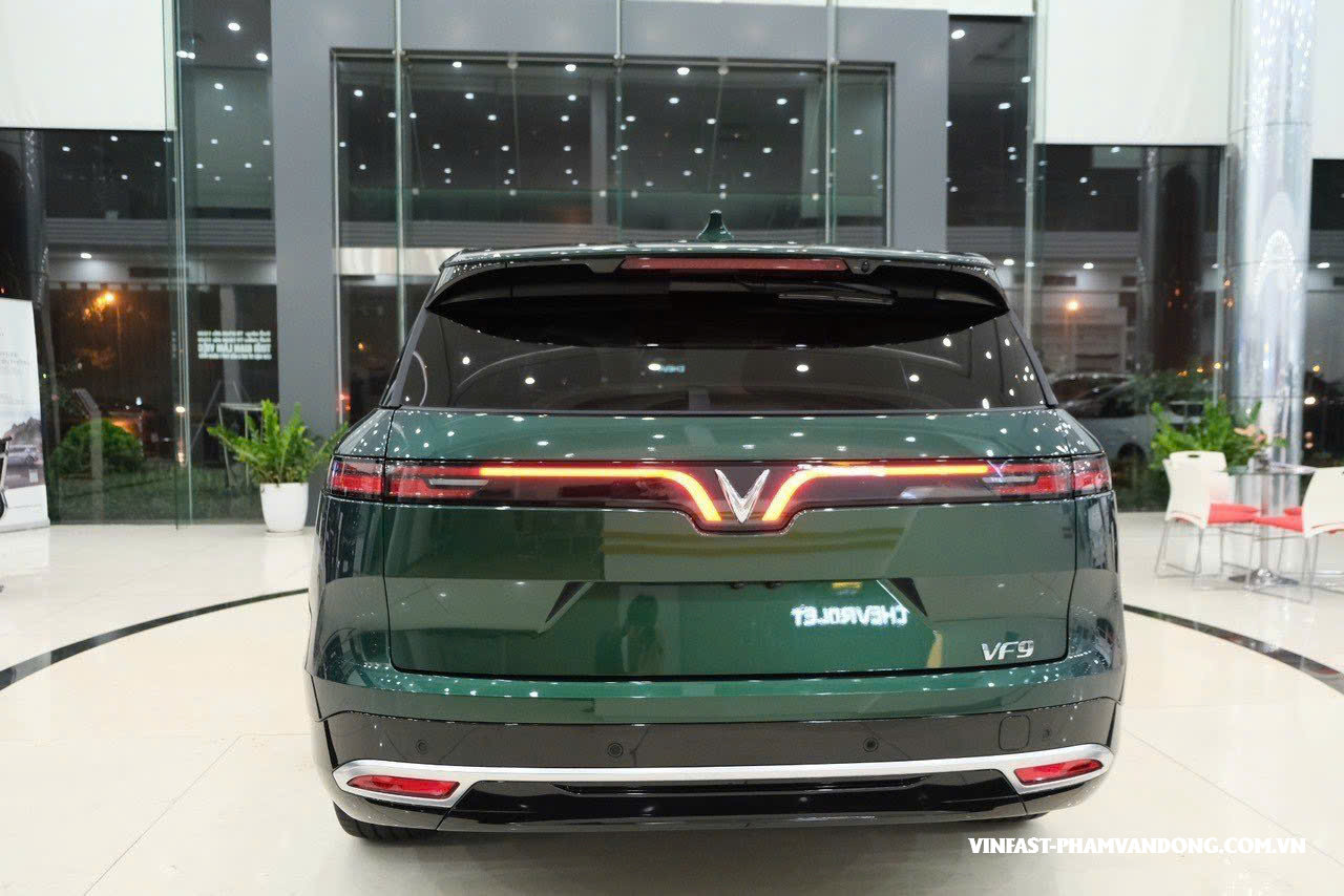 đuôi xe vinfast vf 9