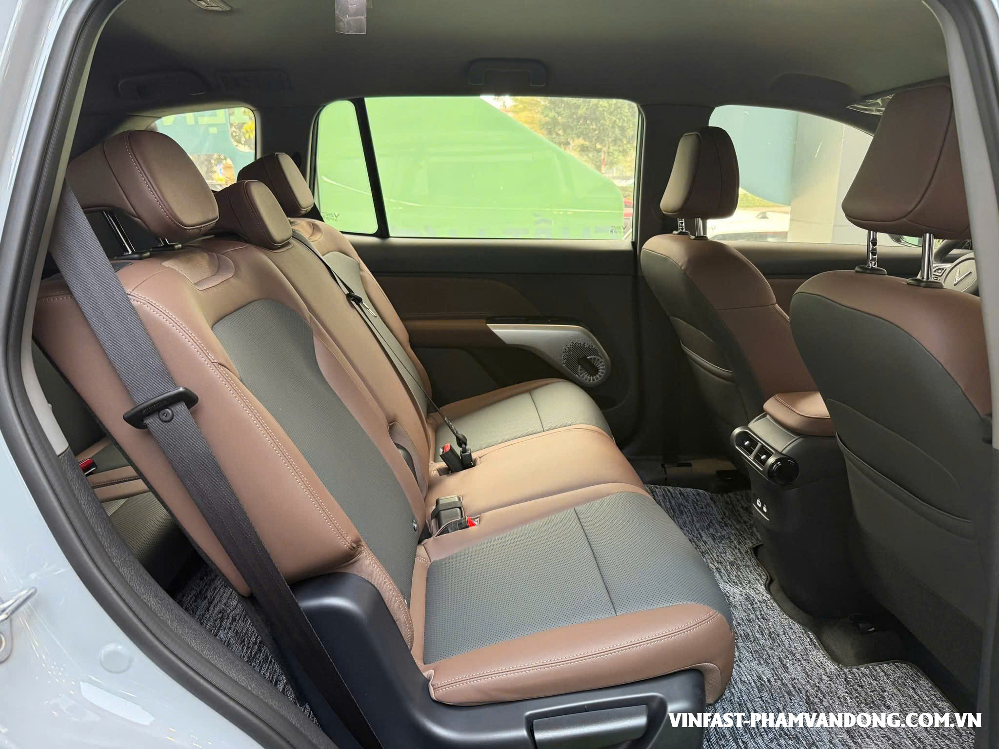hàng ghế sau xe vinfast mpv 7