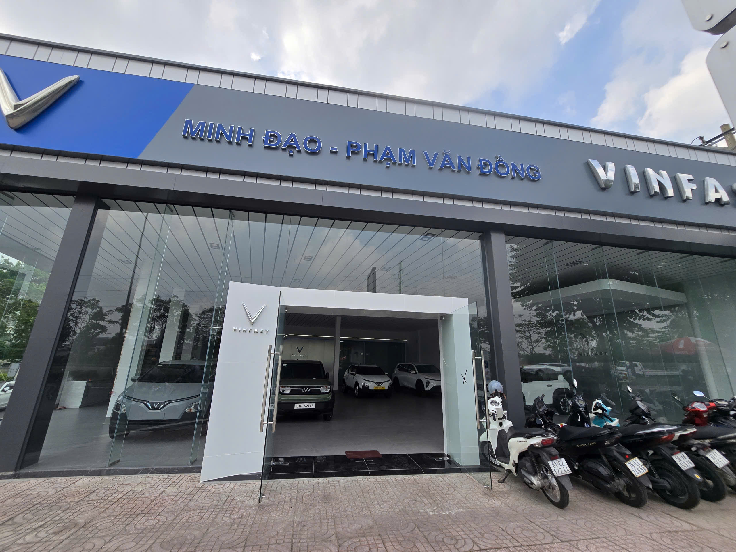 Những Chiếc VinFast Chuẩn Bị Bàn Giao Tại VinFast Phạm Văn Đồng